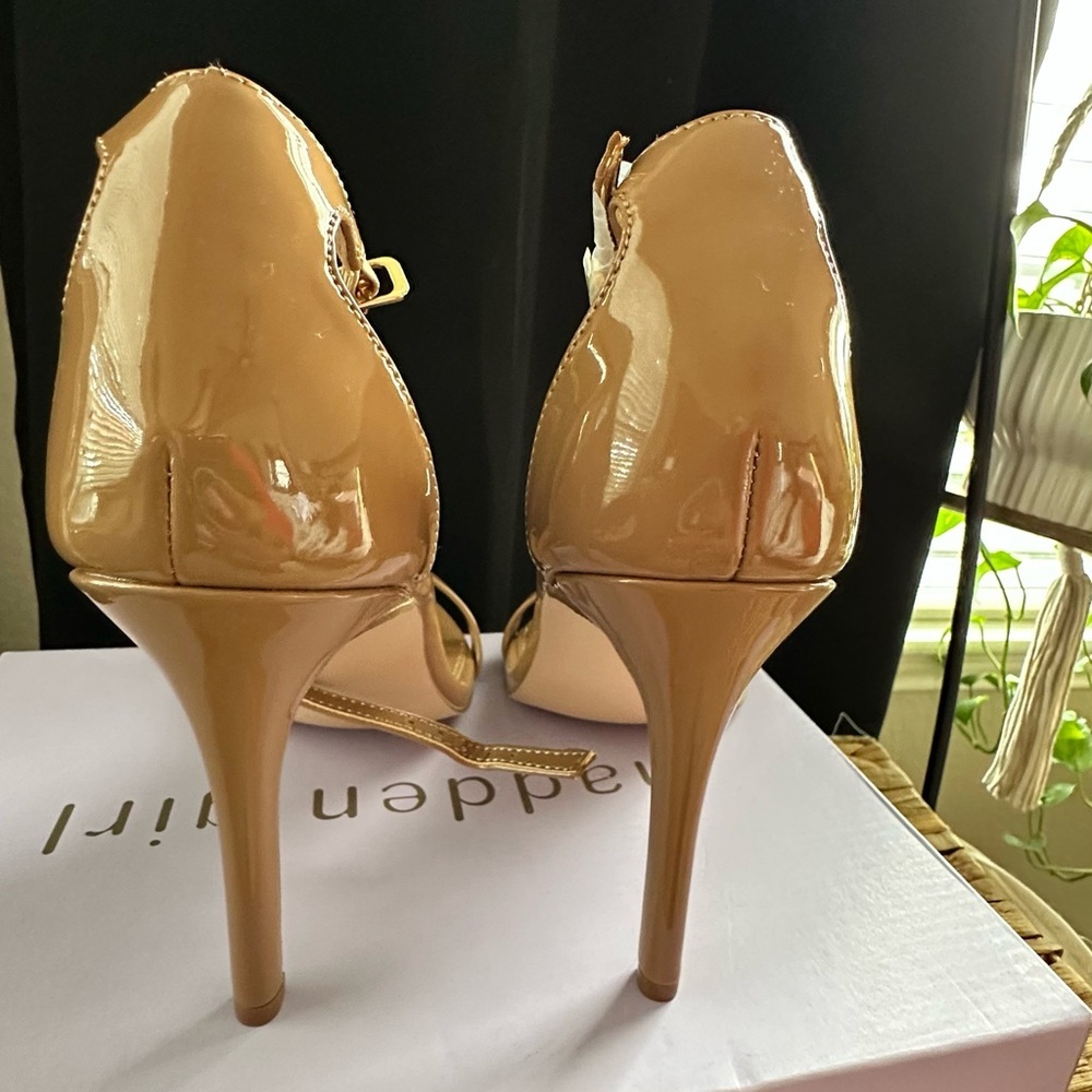 NIB Madden Girl Chic Tan Heels - Picture 4 of 4